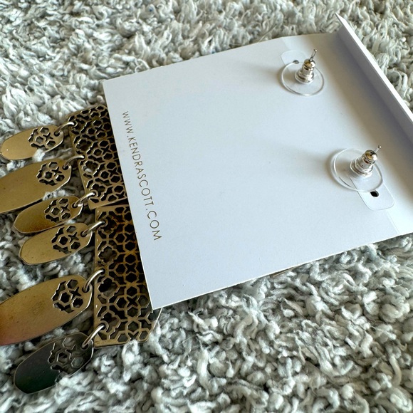 Kendra Scott Emmet Filigree Earrings - Picture 4 of 6